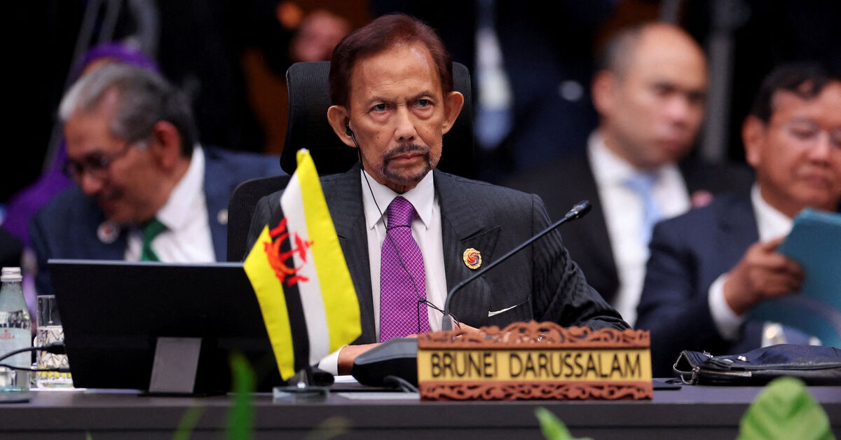 Brunei’s sultan announces cabinet shake-up, appoints sons as ministers