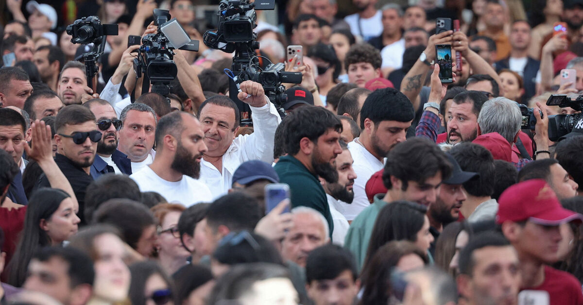 Factbox-What’s at stake in Armenia’s election on Sunday?