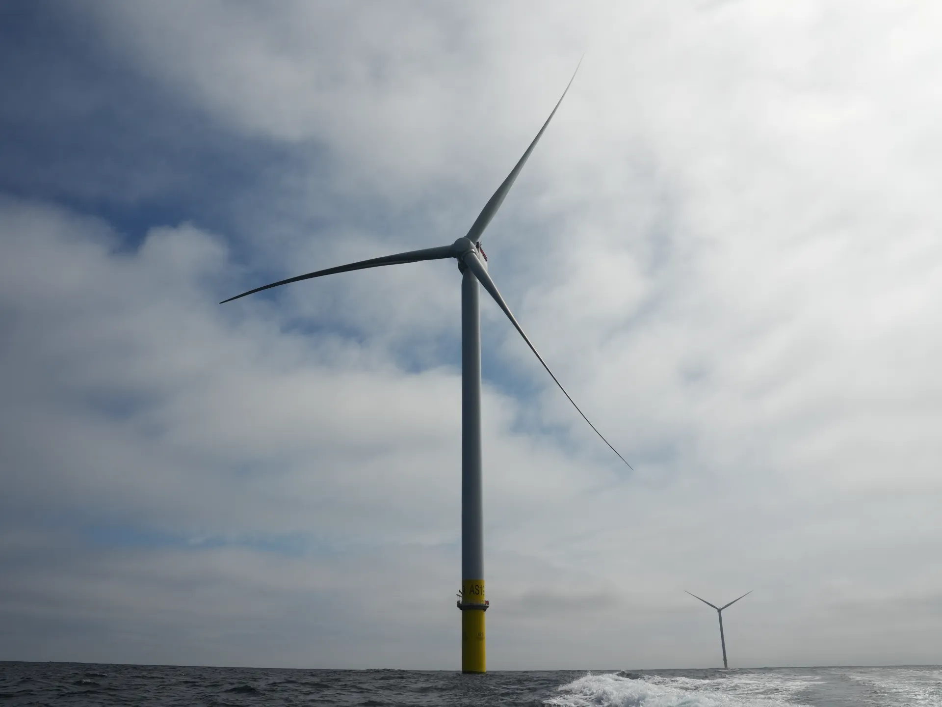 Trump admin’s cancellation of wind energy projects causes business turmoil | Renewable Energy