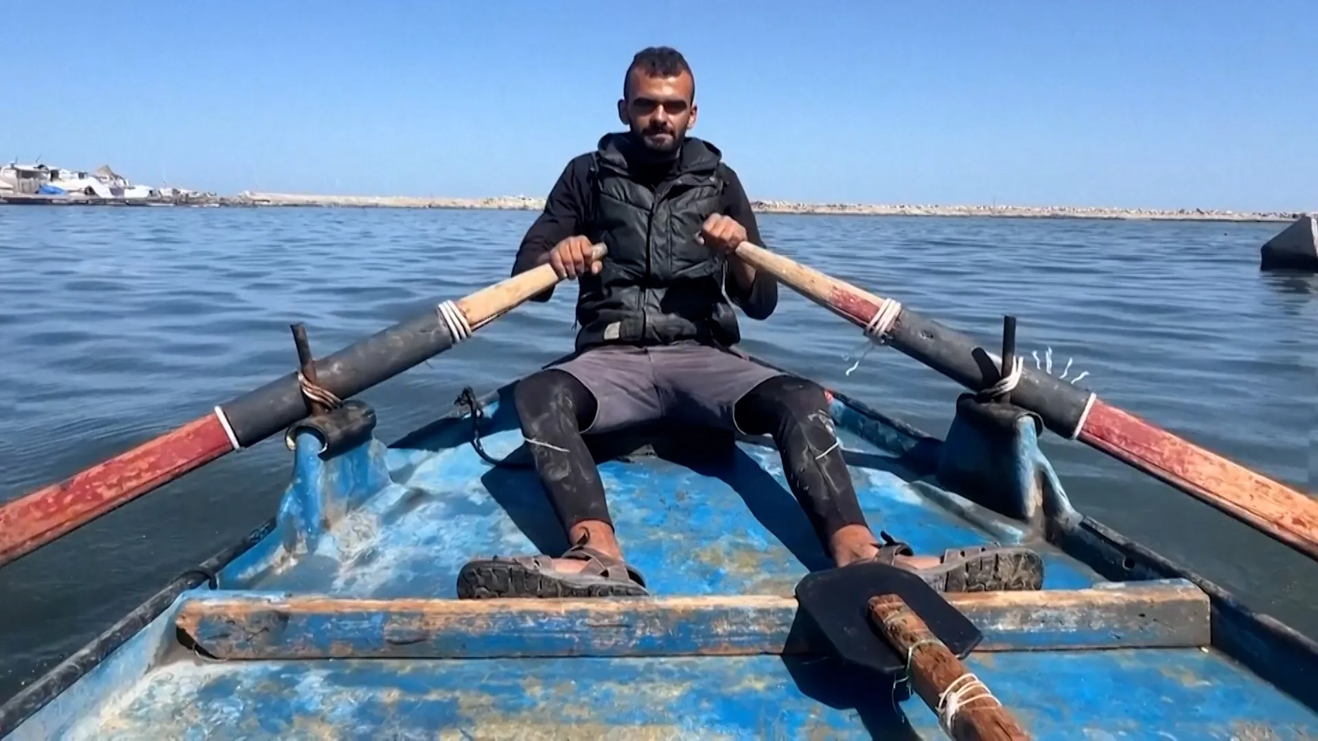 Gaza fishermen stay afloat with dinghies made from doorframes | Food