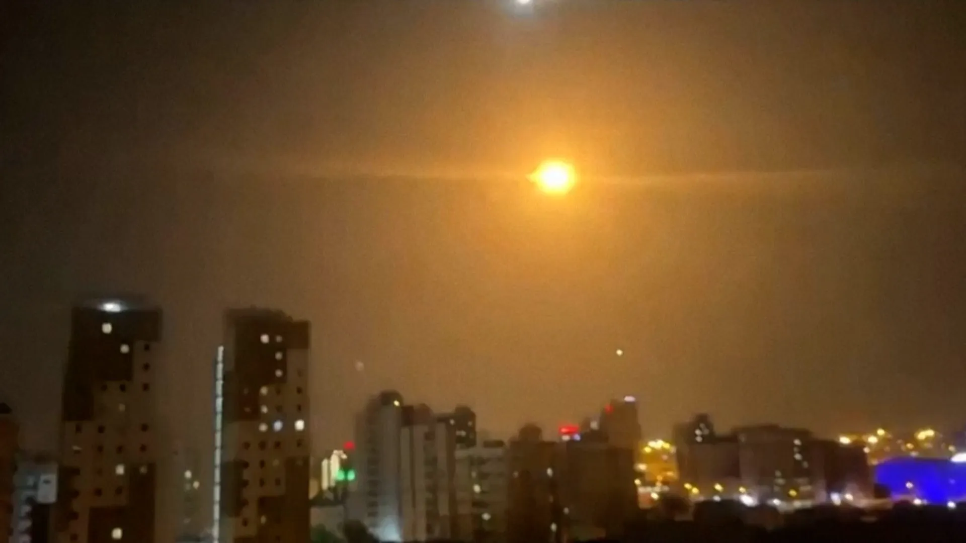 Videos show Kuwait intercepting ballistic missiles from Iran | US-Israel war on Iran